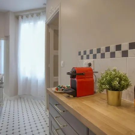 Opera 2br Apartament *