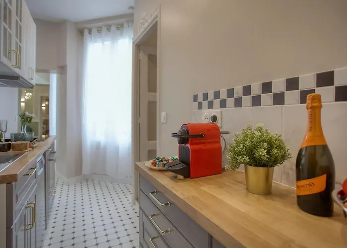 Opera 2br Apartament *